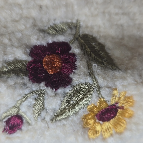 Forever 21 Cream and Red Floral Cardigan Sweater - Picture 2 of 3